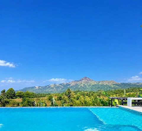 Exclusive & Private Pool Villa w/Mt. Batulao Views