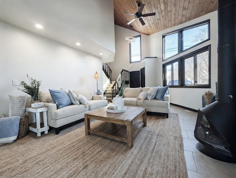 Steps to Beach • Hot Tub • Game Room • Water Views