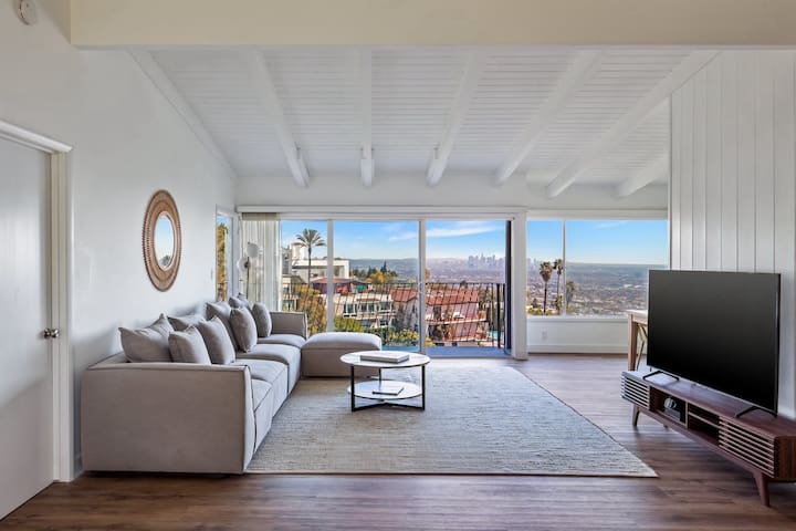 Gorgeous Hollywood Hills Home w/Panoramic CityView