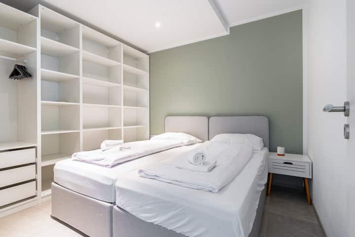 Kitanda cha watu wawili sentimita 180 x 200 au vitanda viwili vya mtu mmoja sentimita 90 x 200