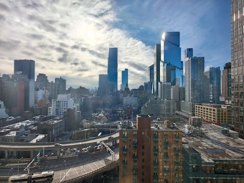Popular Airbnb listing: Sky-High Luxury: Modern 2BR Sanctuary/Iconic Views in Midtown Times Square