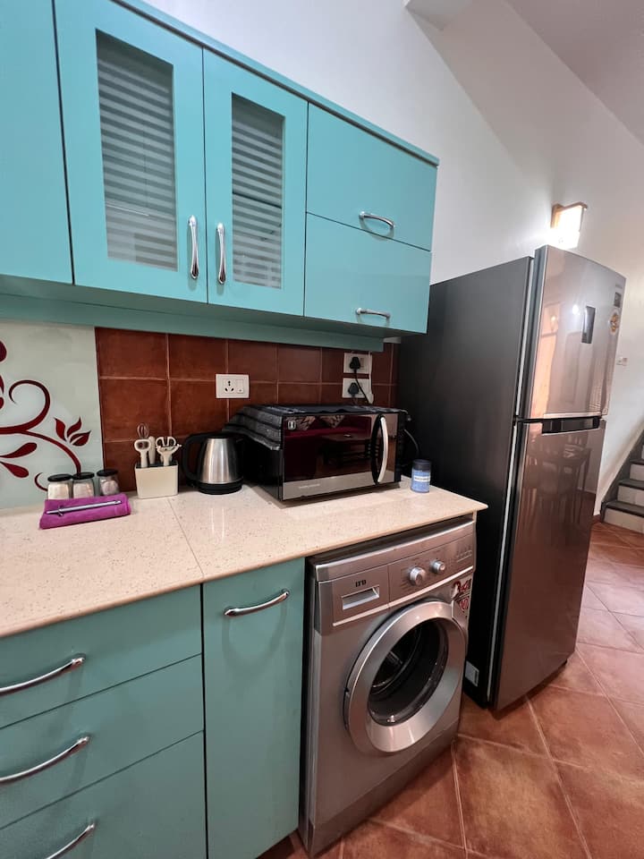 Full kitchen image 4