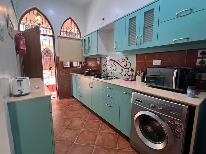 Full kitchen image 6