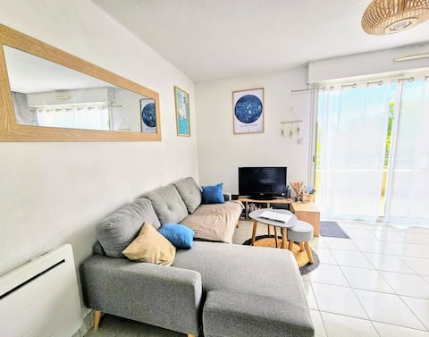 Popular Airbnb listing: Duplex apartment in Beg Meil, 5' walk to the beach in Fouesnant