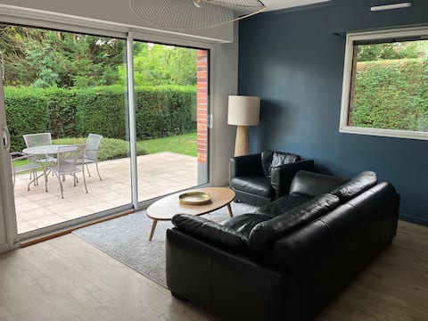 Top Airbnb: Comfortable quiet apartment, garden and terrace, in Roubaix