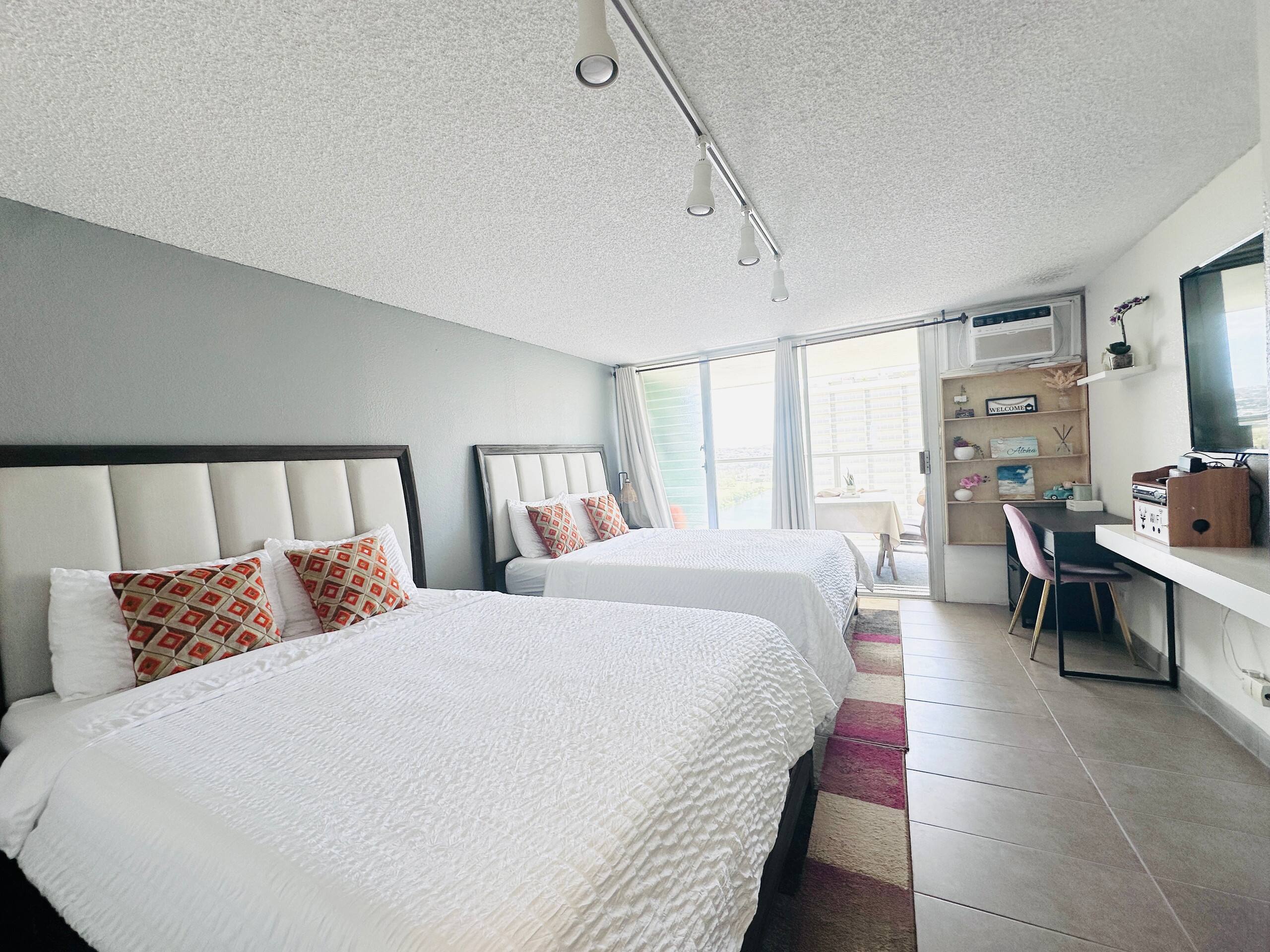 19th fl mountain, canal views condo w/ patio - Image 11