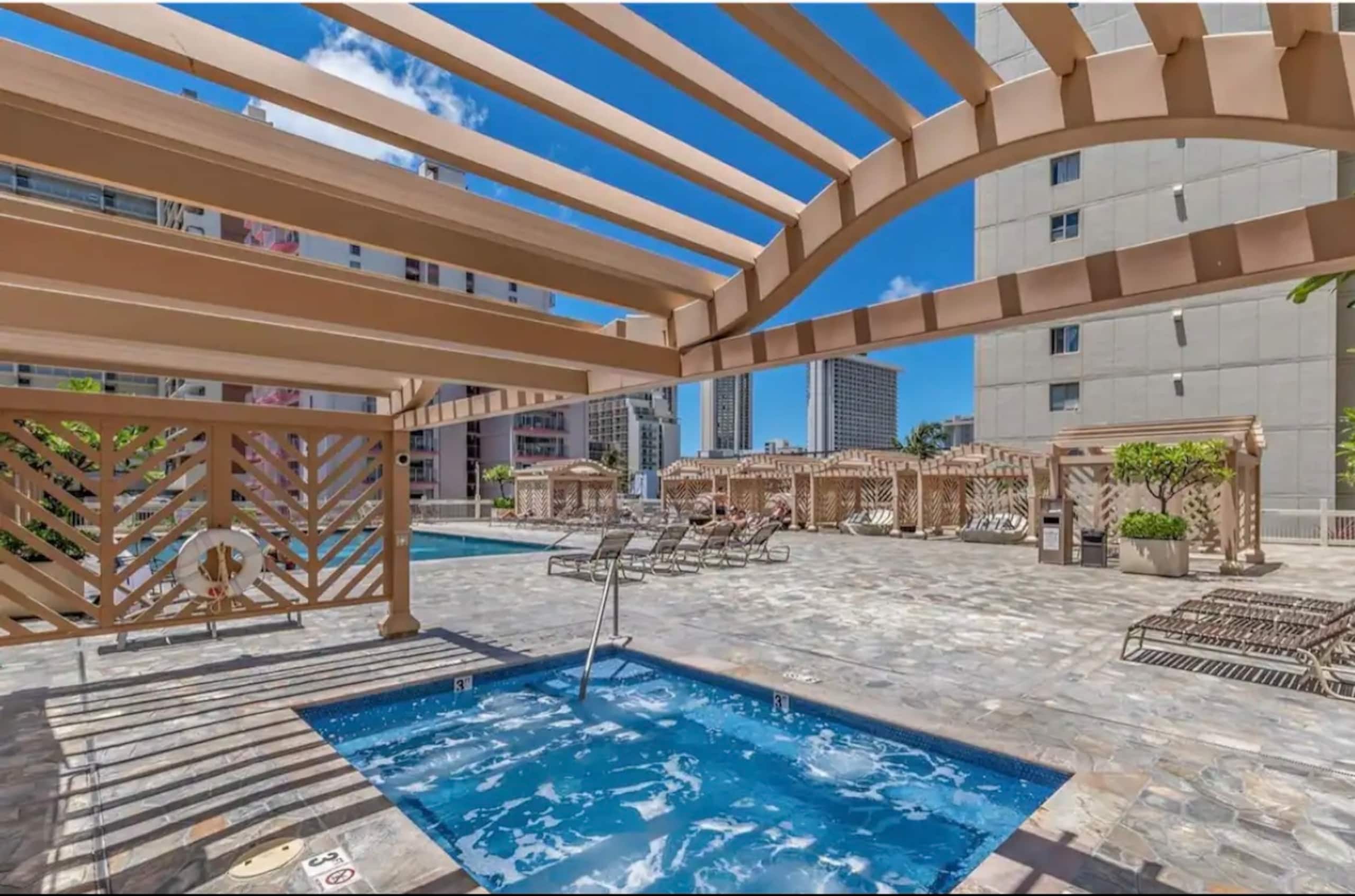 19th fl mountain, canal views condo w/ patio - Image 44