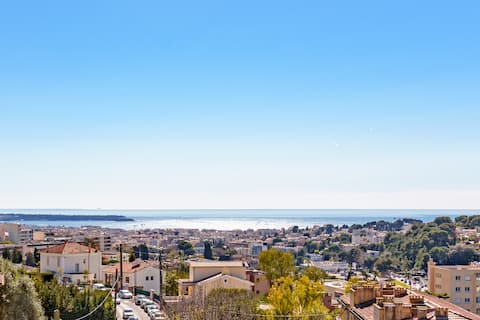 Villa with pool, very nice sea view, Cannes