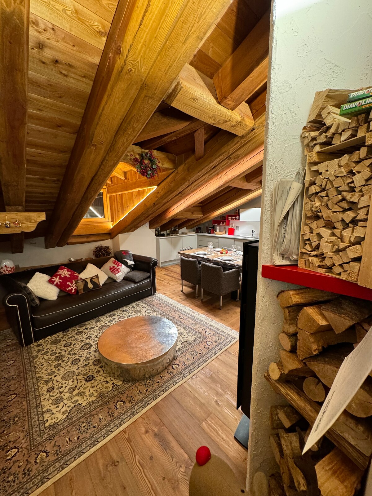 Annuncio Airbnb popolare: Charming 3Bdr apt with stunning Matterhorn’s view a Valtournenche
