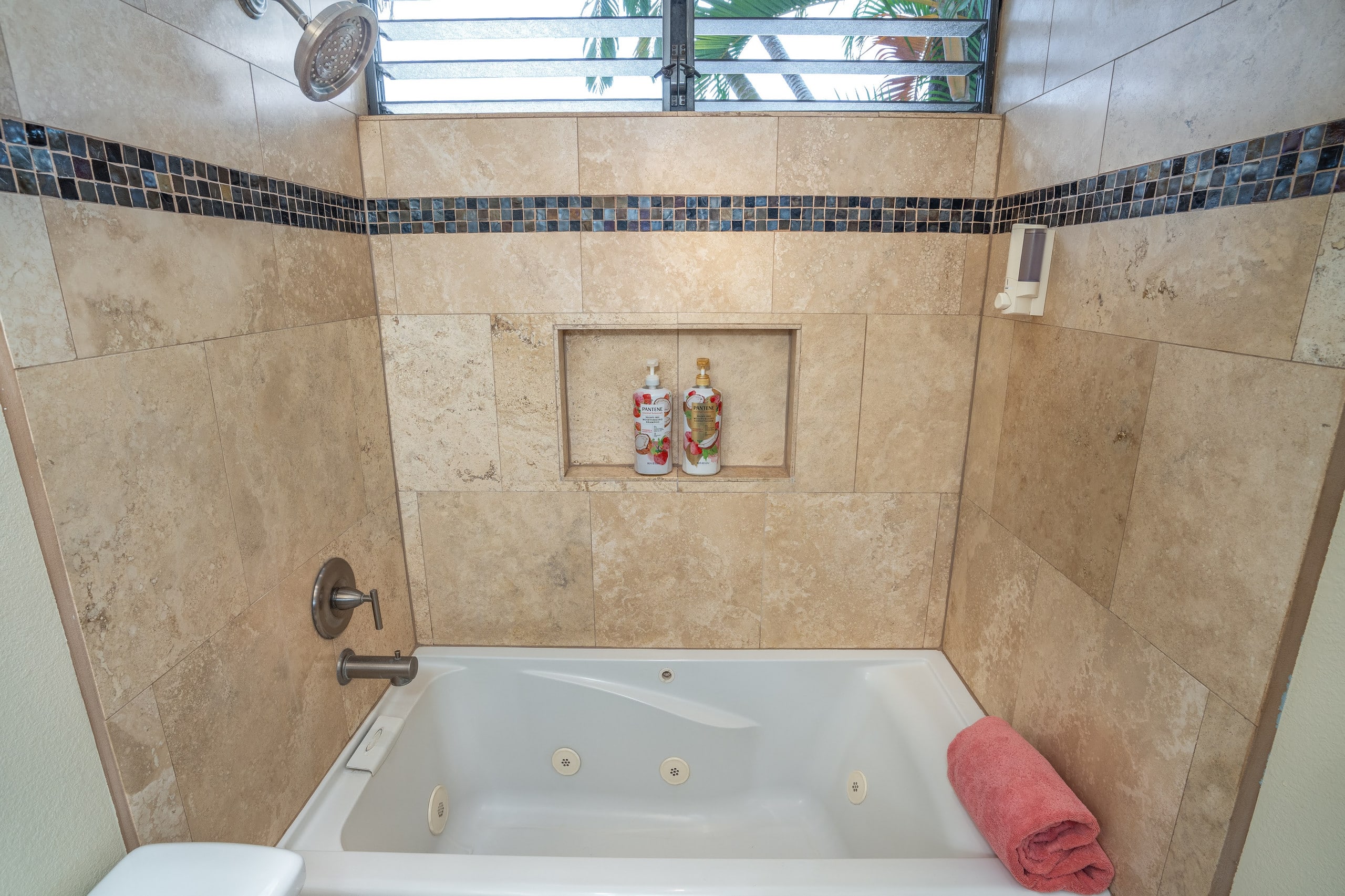 Condo in Wailea · ★4.98 · 1 bedroom · 1 bed · 2 baths - Image 24