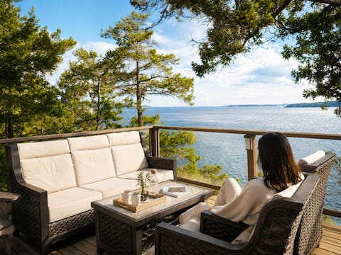 SaliHaven: Oceanfront 3 BR 3 Beds 3.5 Ba + Gym