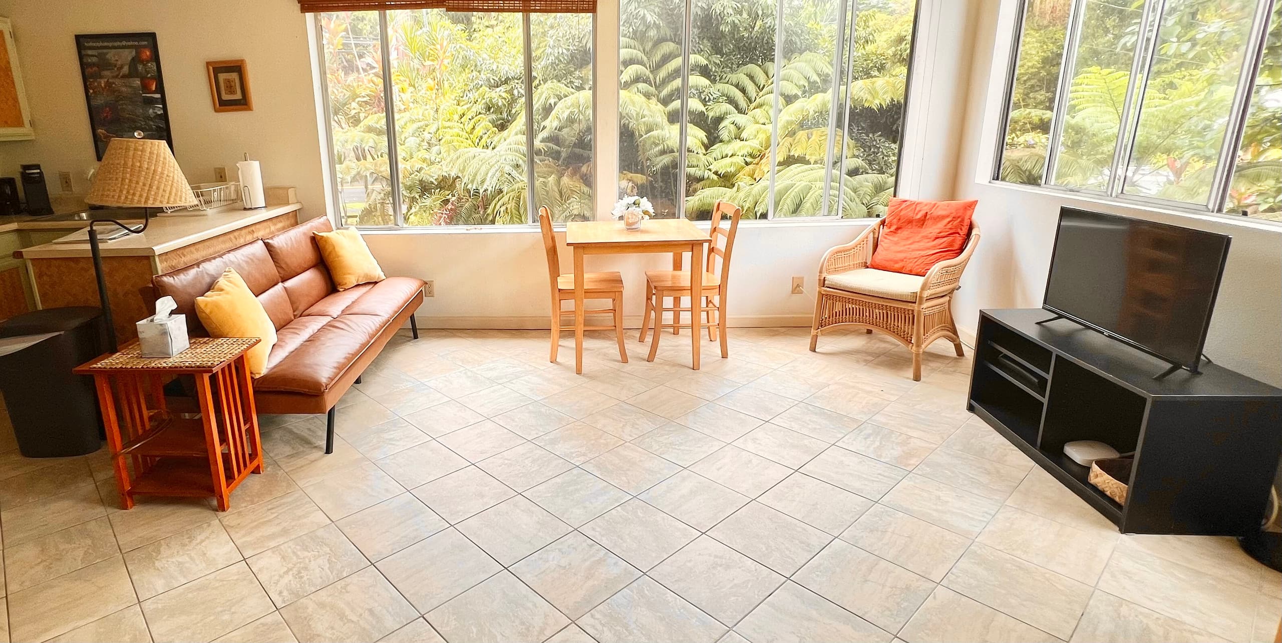 Condo in Hilo · ★4.66 · 2 bedrooms · 3 beds · 1.5 private baths - Image 3