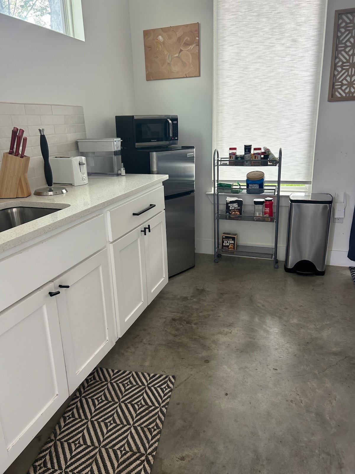 Modern Cute & Bright Guest House