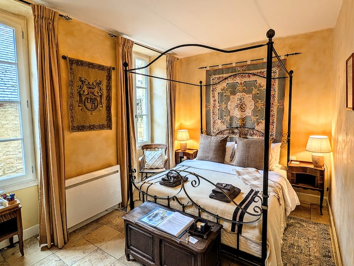La Lanterne Bed & Breakfast- Tapestry Room - Sarlat-la-Canéda
