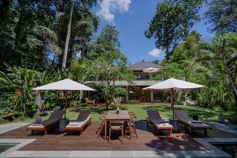 San Michele Villa | Jungle View w Pool Near Canggu