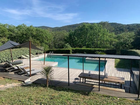 Provencal villa with tennis, pool and jacuzzi