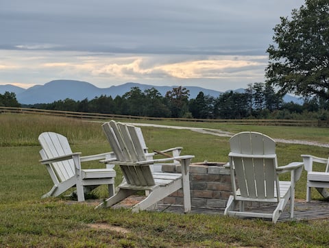 1940s Peach Shed w/Pool May to Sept(20mins TIEC)