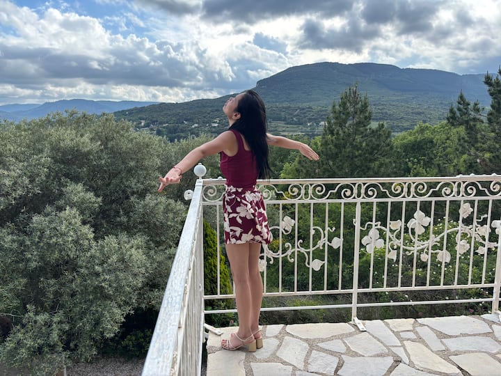190° Panoramic Valley View Balcony Villa Top Flat - Lodève