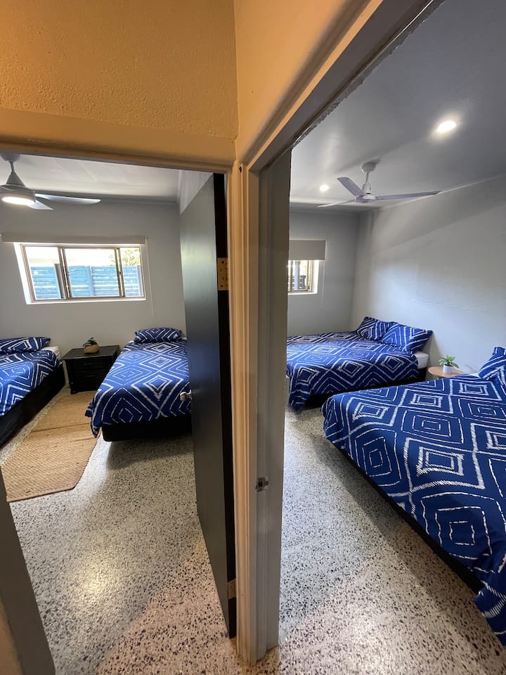 ორივე ოთახის ხედი გვერდიგვერდ 