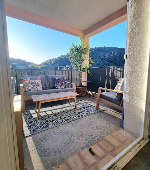 Close to Nice, 3 charming rooms, Aspremont village
