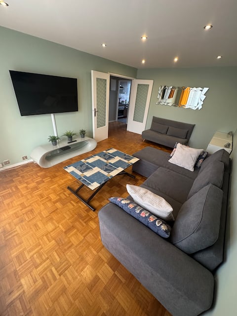 24/7 apartment parking free 3'Athletica