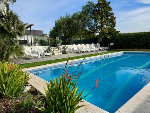 Spacious house for +25 people near the beach