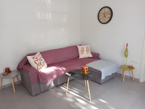 Roys' Maisonette next to metro