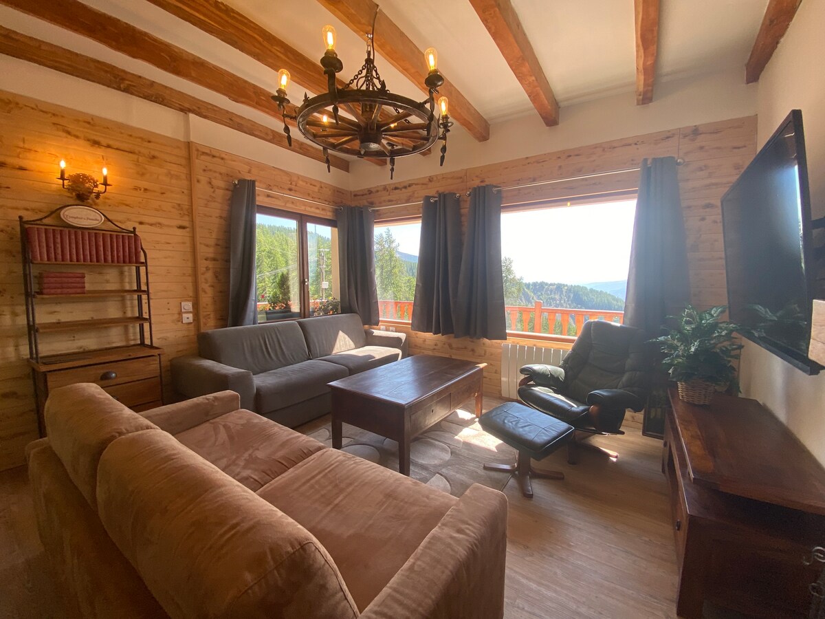 Living Room, The green sofa can open up as a bed. 