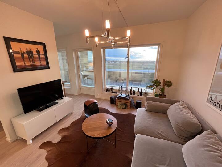 View of Exclusive Penthouse with Sunset Views 【 AUG 2025 】 Apartment in ...