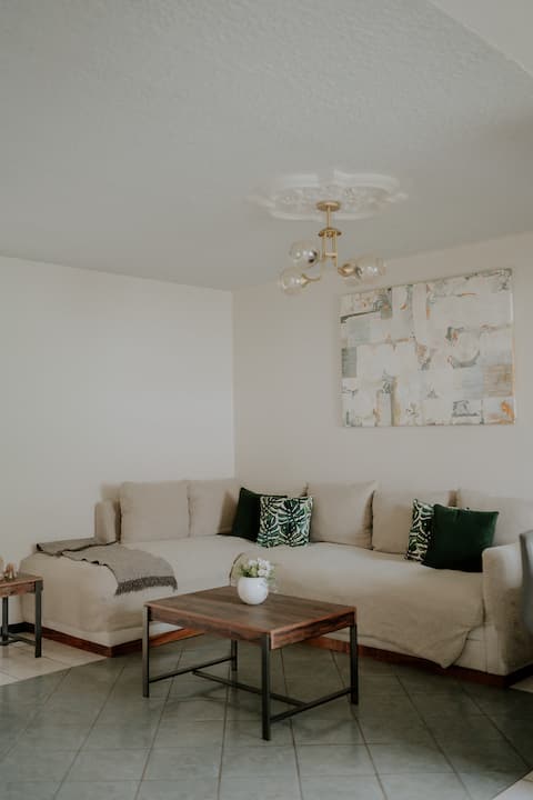 Top Airbnb: 3BR Corazón Alteño Apartment, Roof View of Downtown in Tepatitlán De Morelos