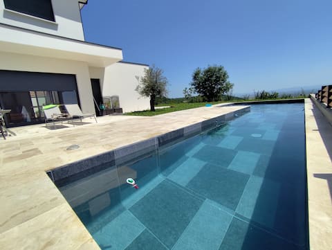 Views of Puy-de-Dôme and Limagne