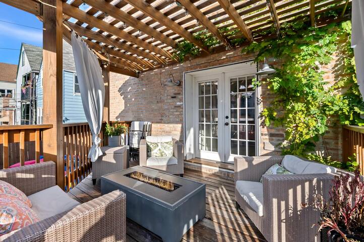 H&H 1896 – Spacious, Fully Stocked, & Free Parking gallery image 2