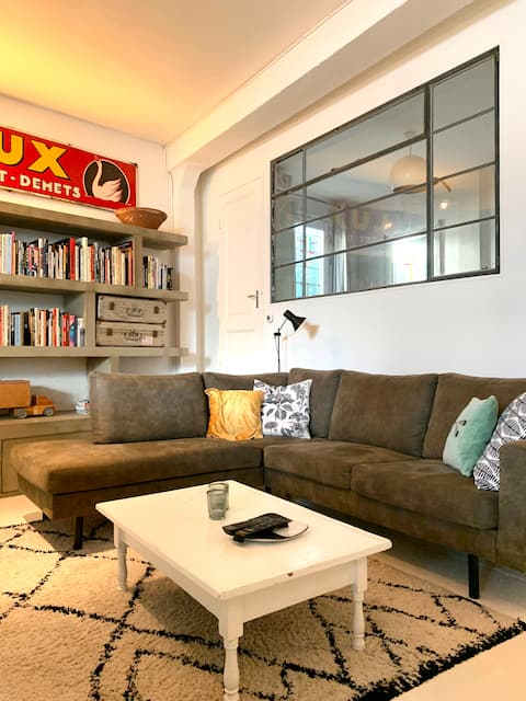 Top Airbnb: Charming Loft 57, next to a beautiful canal. in Hoofddorppleinbuurt