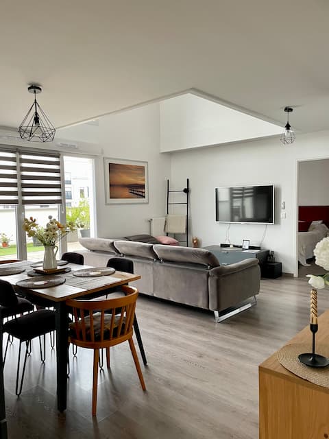 Successful Airbnb property: A house on the rooftops in Créteil