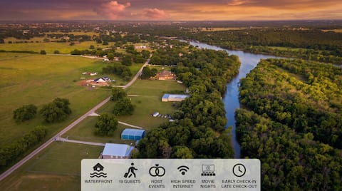 Waterfront Estate Sleeps 19: Events, Cinema, Dock