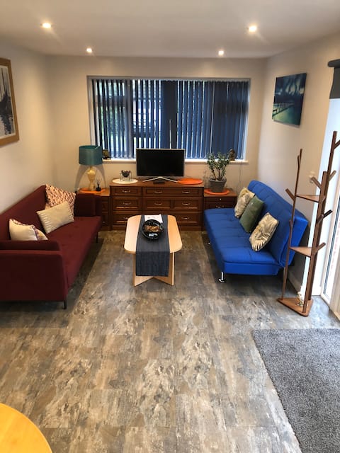 Top performing Airbnb: Annex near Hampton Court in Claygate