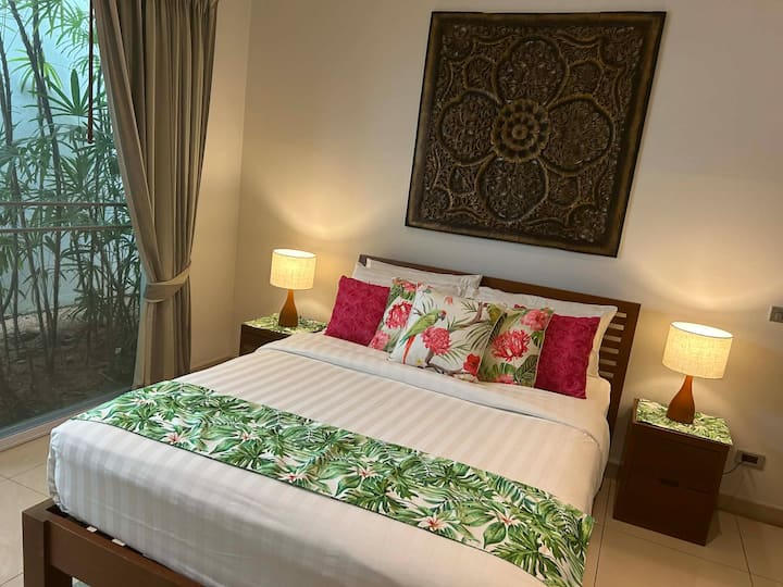 Luxurious Queen Bedroom