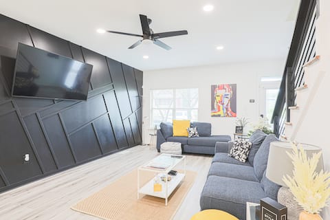 Top performing Airbnb: Downtown Townhouse ATLanta in Mechanicsville