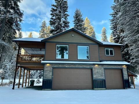 Relax! Waterfront \ Hot Tub \ Near Tamarack - NEW!