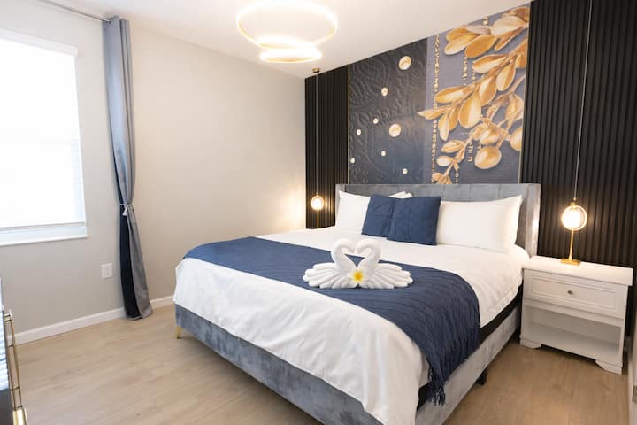 Schlafzimmer 8