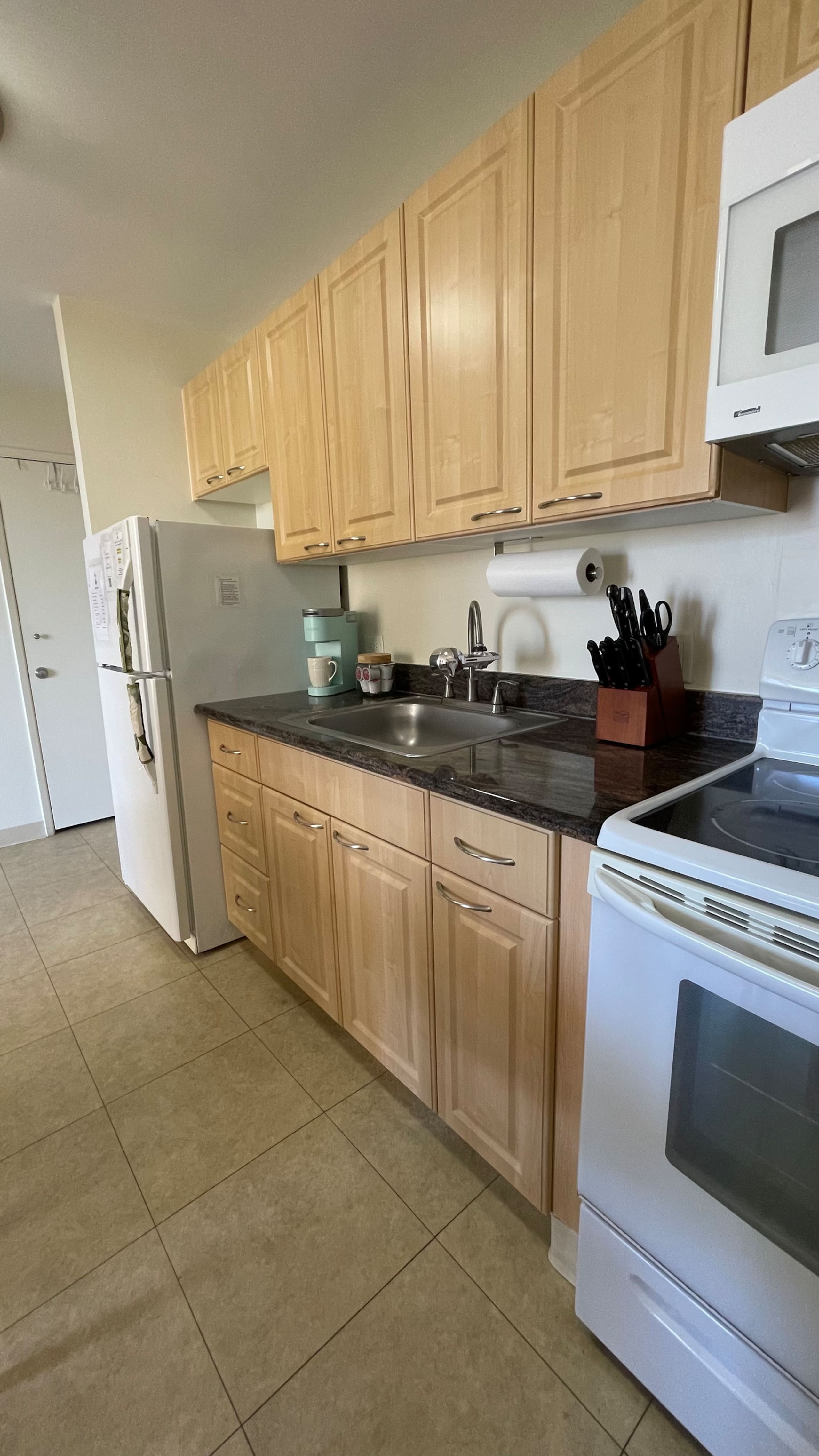Condo in Honolulu · ★4.95 · 1 bedroom · 2 beds · 1 bath - Image 14