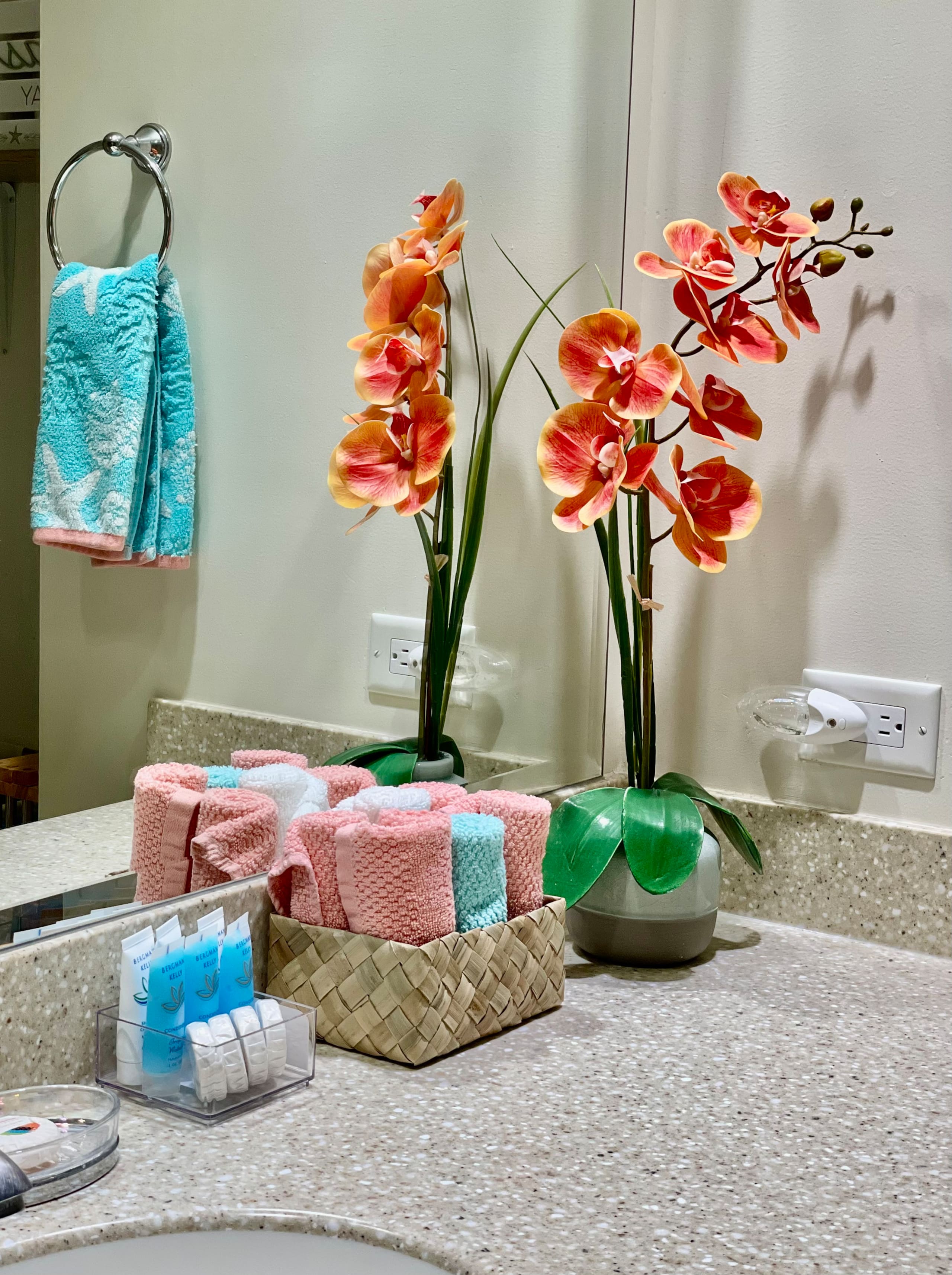 Condo in Honolulu · ★4.95 · 1 bedroom · 2 beds · 1 bath - Image 33