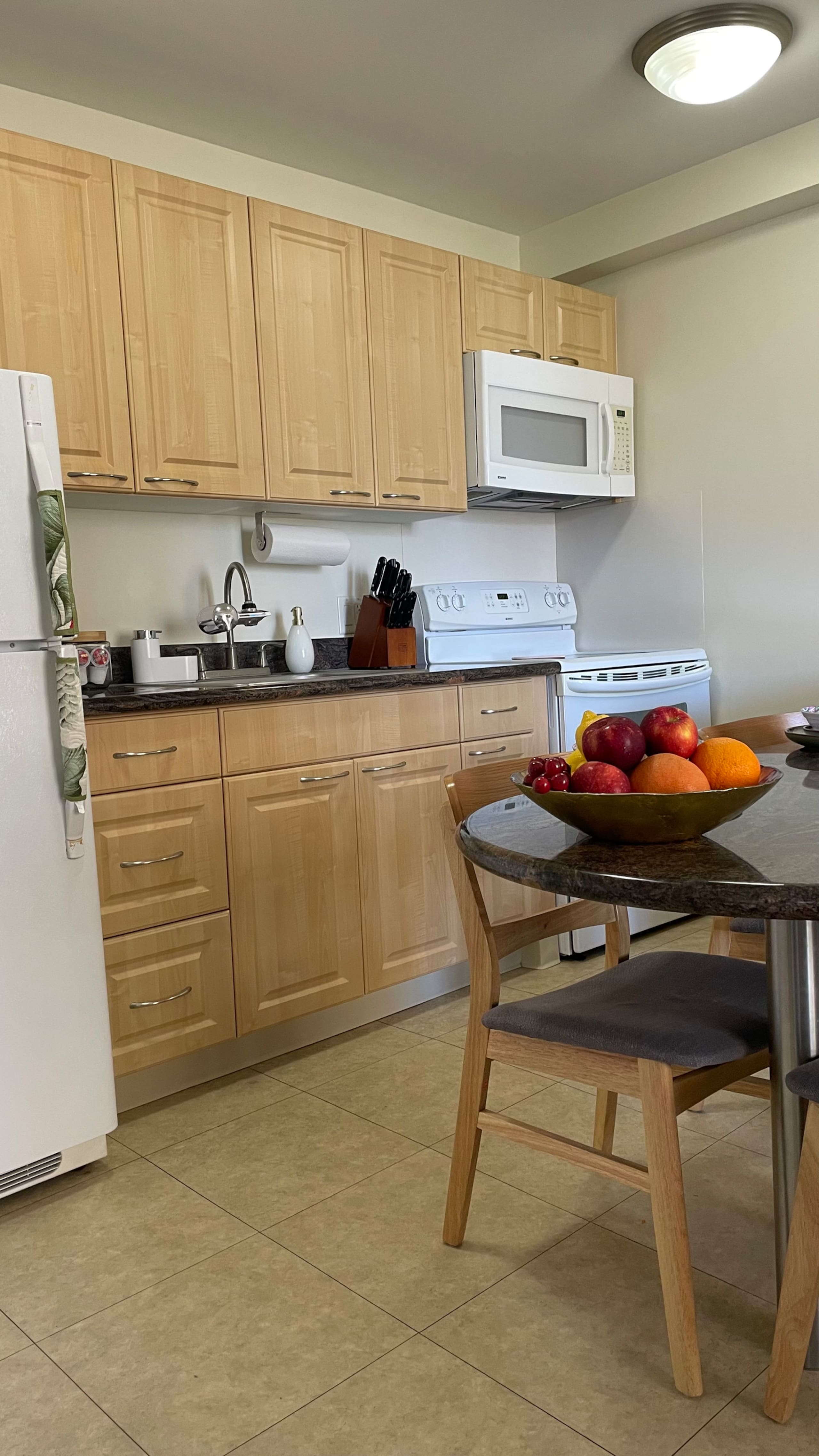 Condo in Honolulu · ★4.95 · 1 bedroom · 2 beds · 1 bath - Image 15