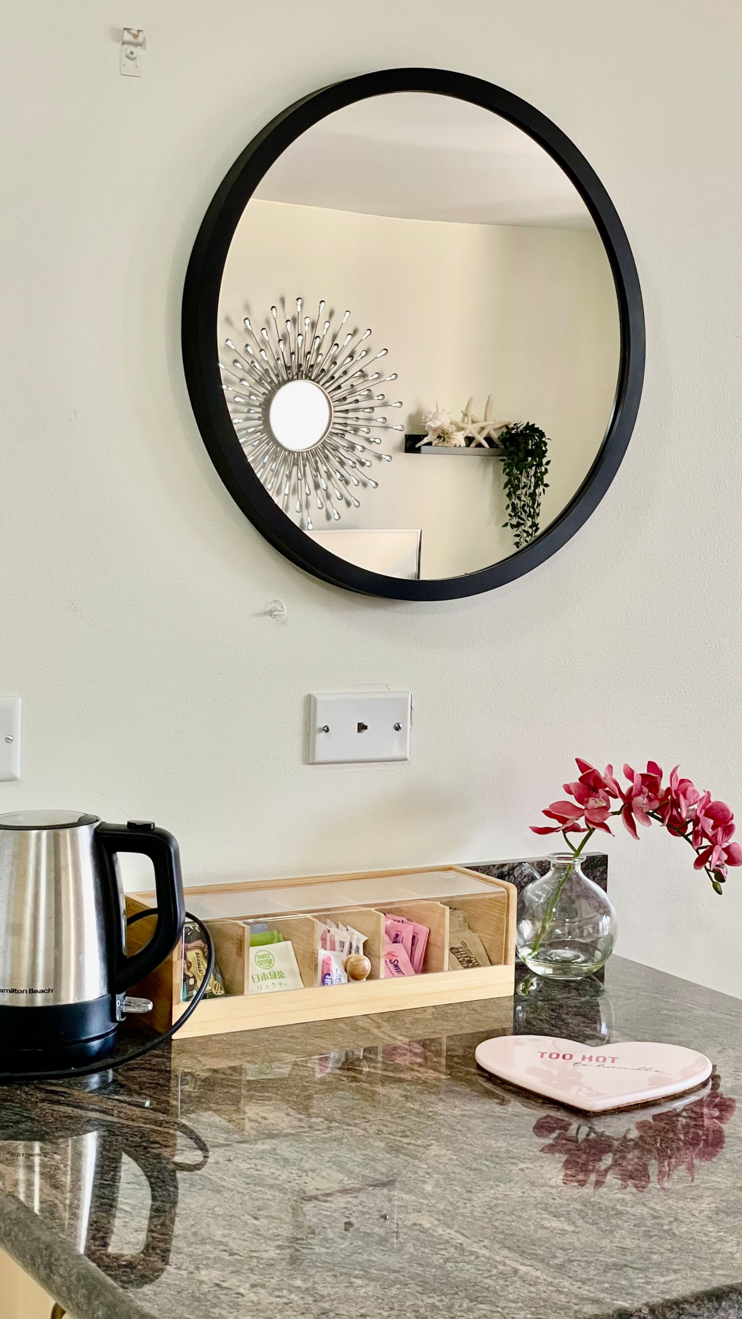 Condo in Honolulu · ★4.95 · 1 bedroom · 2 beds · 1 bath - Image 28