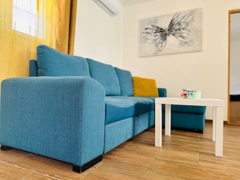 Top Airbnb: Cheerful and happy apartment- Katarina apartment in Peščenica žitnjak