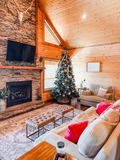 Luxury Log Cabin: 5 bedroom Van Buren River Cabin