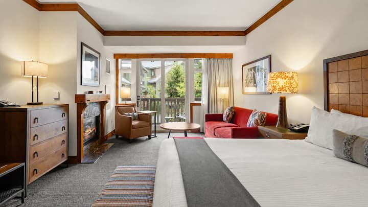 Ski In Ski Out Lodge @ Spruce Peak Lux Studio |337 - Stowe, VT