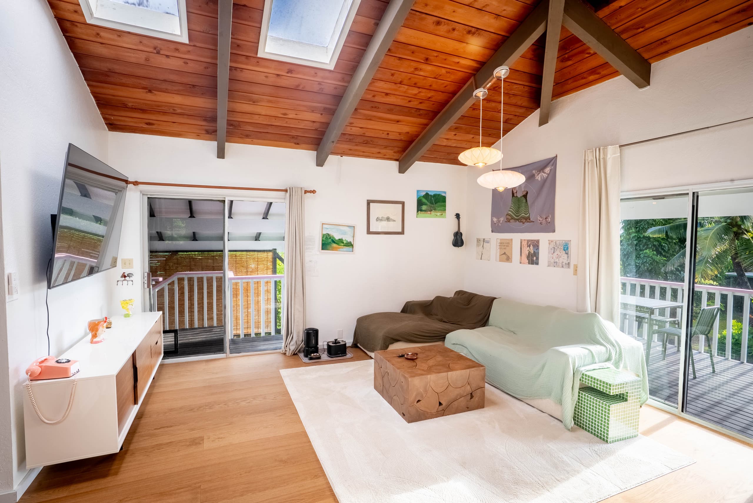 Home in Hanalei · ★5.0 · 2 bedrooms · 2 beds · 1.5 baths - Photo 4
