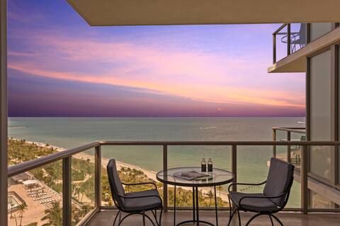 5-Star Hotel in Bal Harbour, Oceanfront Suite