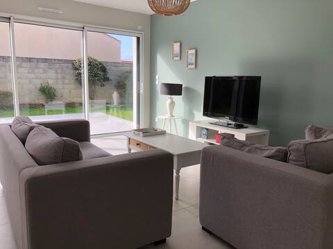 Propriété Airbnb réussie: Spacious and comfortable house. à Les Sables D'olonne